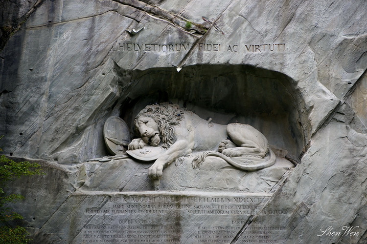 世界上最傷感、最感人的石雕—盧森之獅【原創(chuàng)】 - 晚霞映天 - 晚霞映天的博客